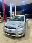 Toyota Vitz 2010 Silver - 4