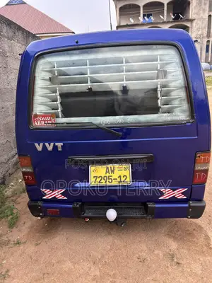 Nissan Caravan (Urvan) 2012 Blue