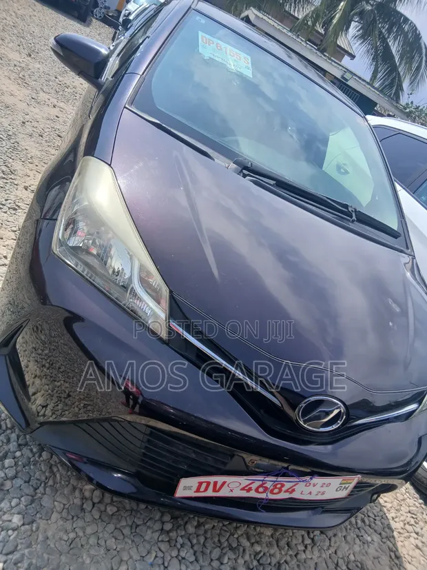 Toyota Vitz 1.3 AWD 3dr 2016 Brown - 1