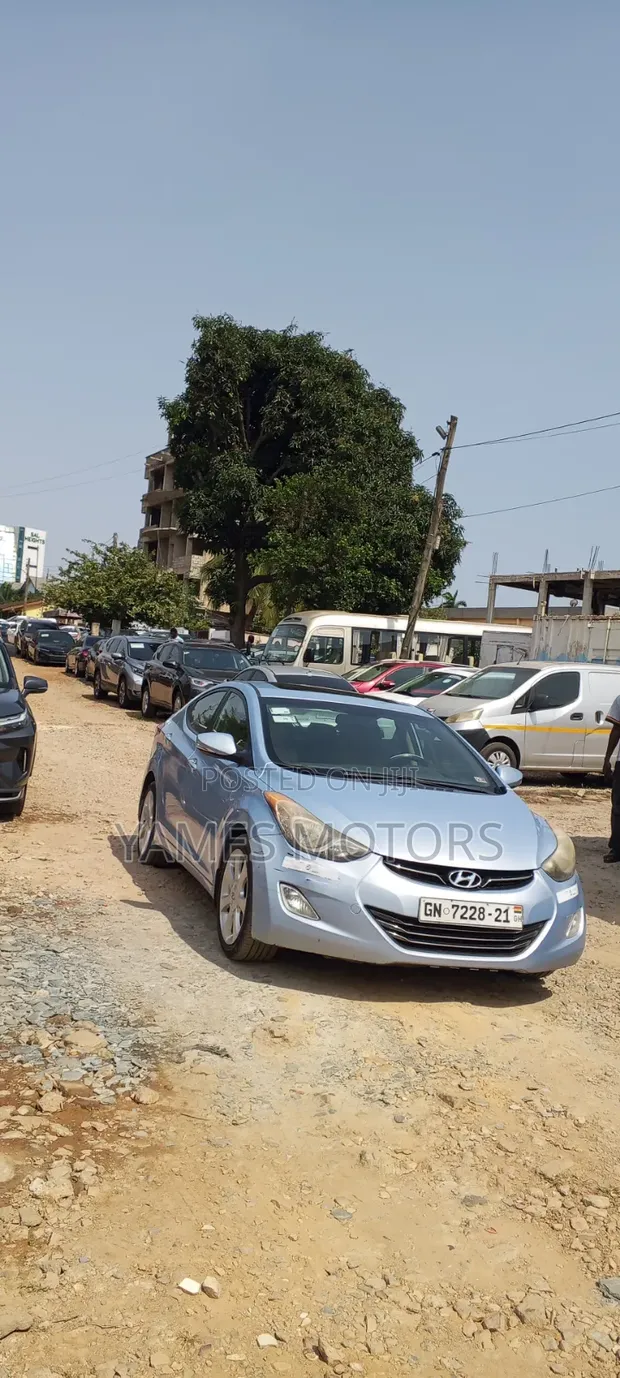2013 Hyundai Elantra Limited Sedan FWD (1.8L) - 1