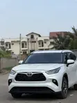 Toyota Highlander 2022 White - 1