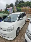 Toyota Voxy V 2WD 8-Seater 2010 White - 1
