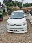 Toyota Voxy V 2WD 8-Seater 2010 White - 5