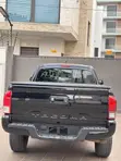 Toyota Tacoma SR5 2018 Black - 2