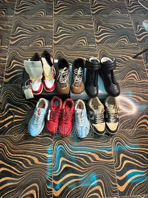 Brand New Unisex Sneakers - Size 40