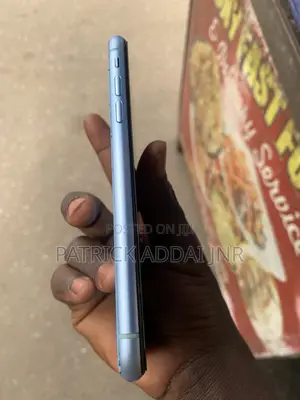 Apple iPhone XR 128GB Blue