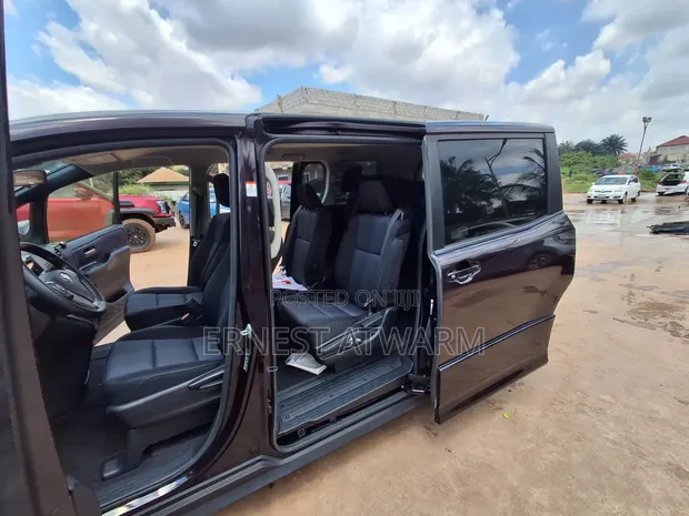 Toyota Voxy 2014 Gray - 1