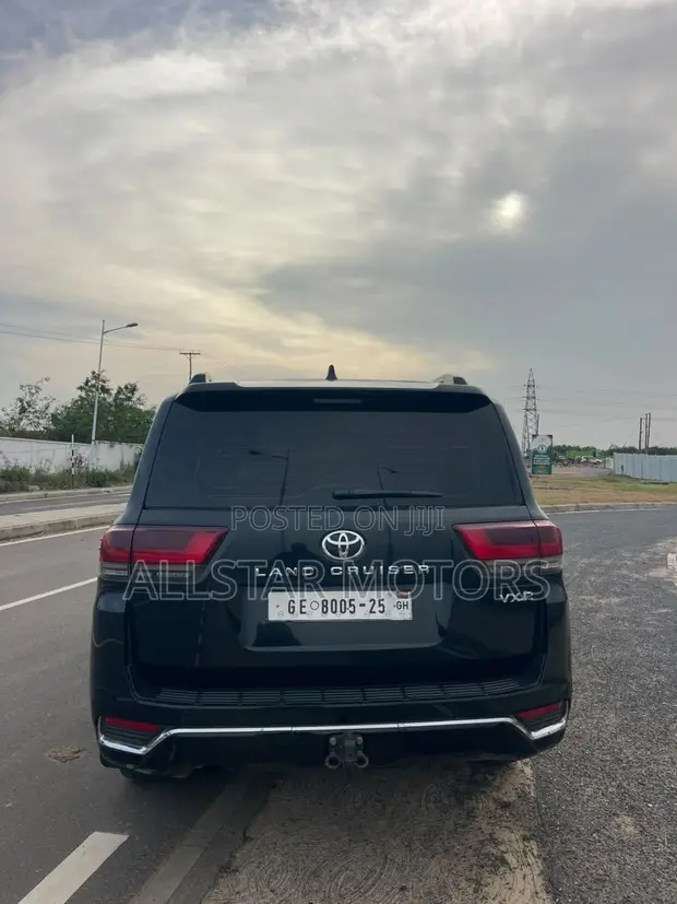 Toyota Land Cruiser 2024 Black - 1