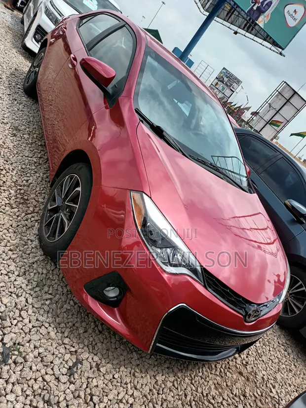 Toyota Corolla 2016 Red - 1