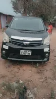 Toyota Noah 2014 Black - 3