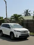 2019 Toyota Highlander LE White - 2