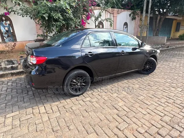 Toyota Corolla LE Special Edition 2013 Black - 1