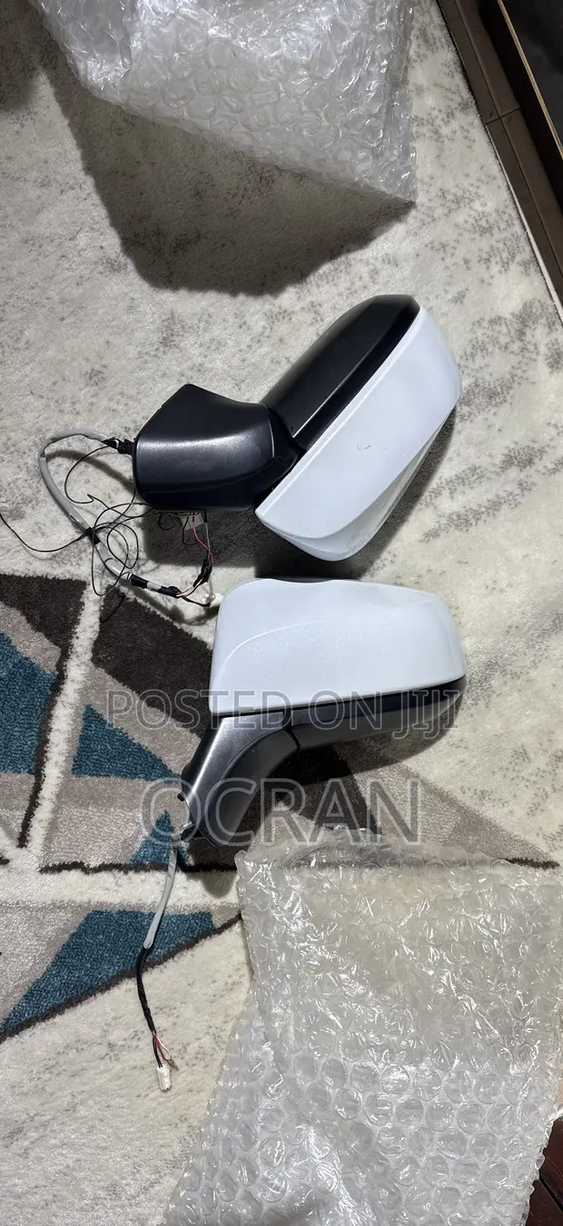 2019-2024 Toyota RAV4 Side Mirrors (Base Model) - 1