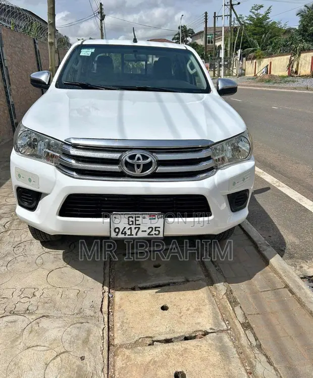 Toyota Hilux Revo Double Cab Diesel 2.4 RWD 2018 - 1