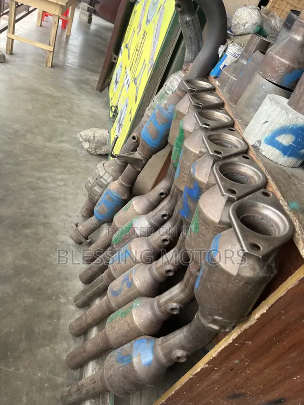 Toyota Corolla Catalytic Converter (Used) - 1
