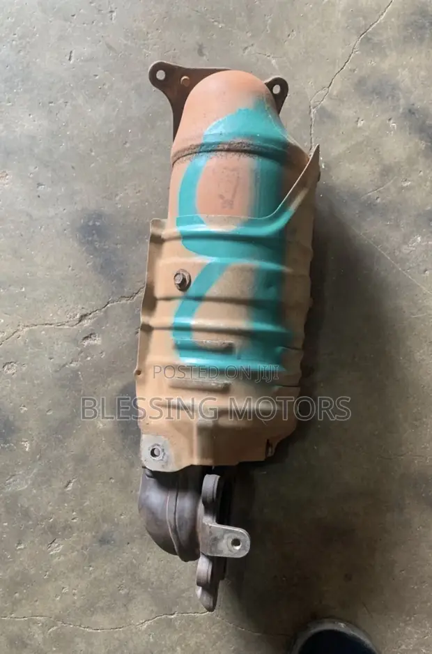 Honda Civic Catalytic Converter (Used) - 1