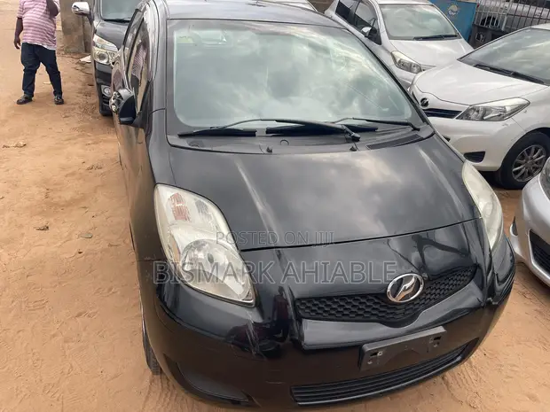Toyota Vitz 1.3 AWD 5dr 2010 Black - 1