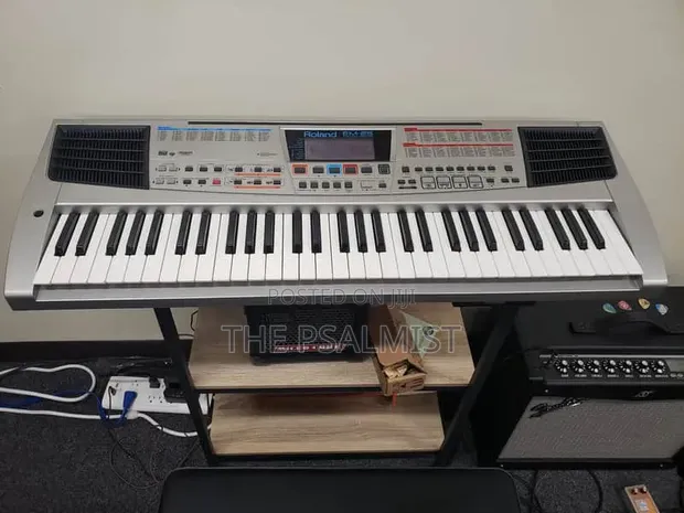 Roland EM25 Creative Keyboard - 1