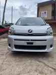 Toyota Voxy 2012 Silver - 2