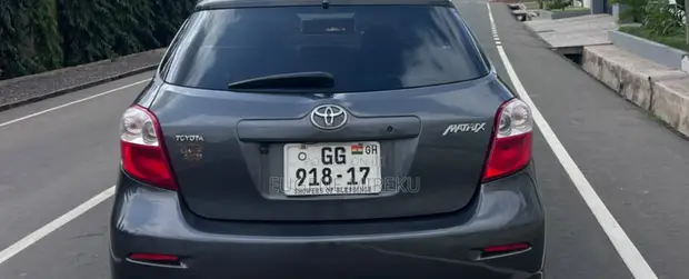 Toyota Matrix 2010 Gray - 1