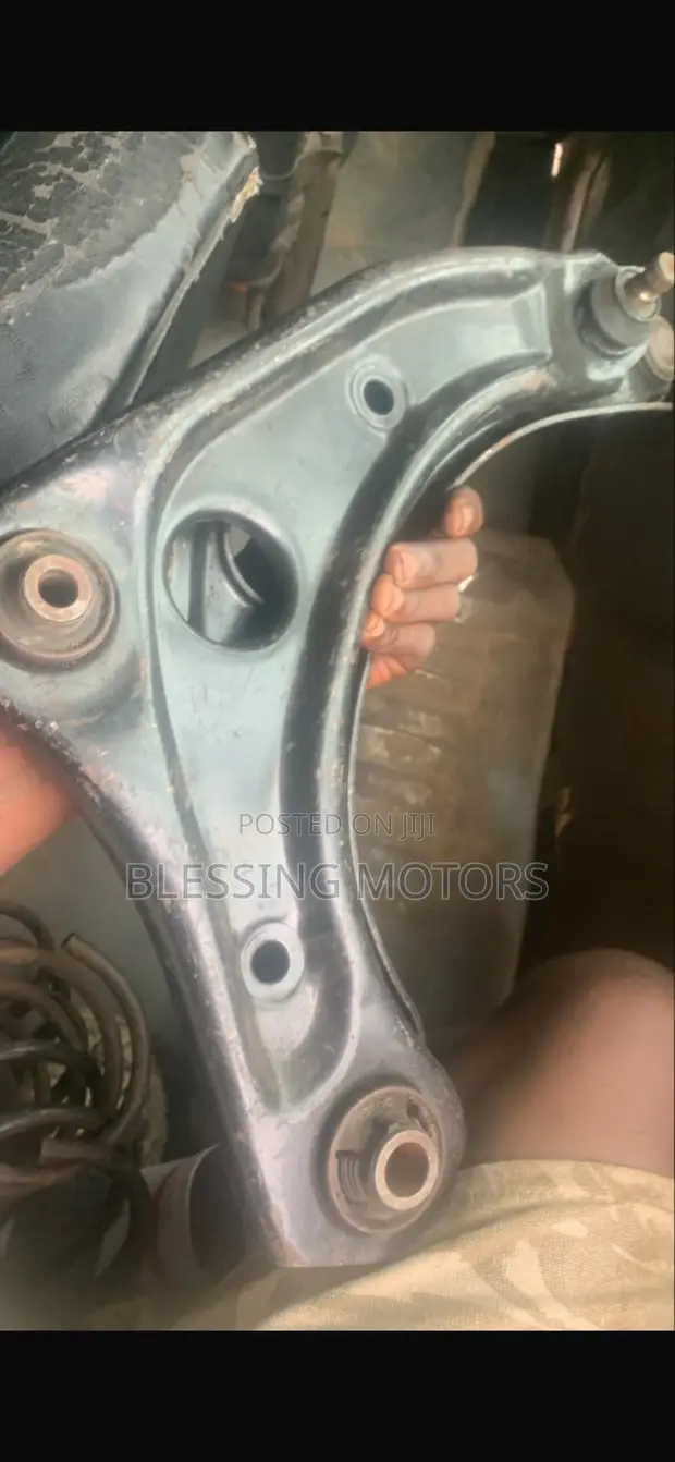 Nissan Versa Lower Arm (2012-2016) - 1