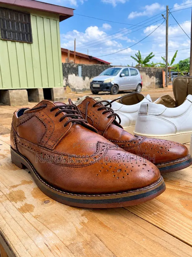 100% Premium Leather Italian Shoes - Size 43 - 1