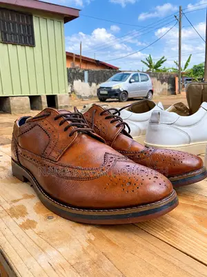 100% Premium Leather Italian Shoes - Size 43