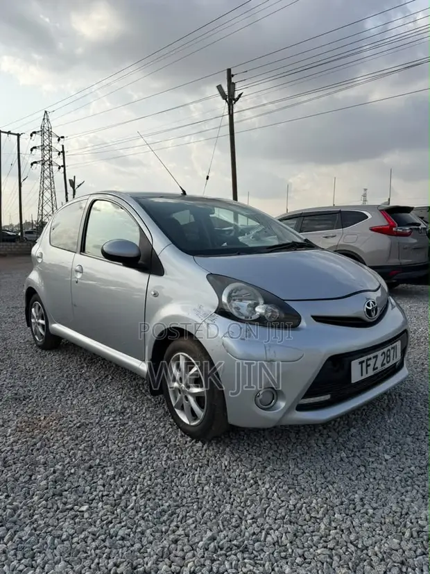 Toyota Aygo 1.0 5-Door 2012 - 1