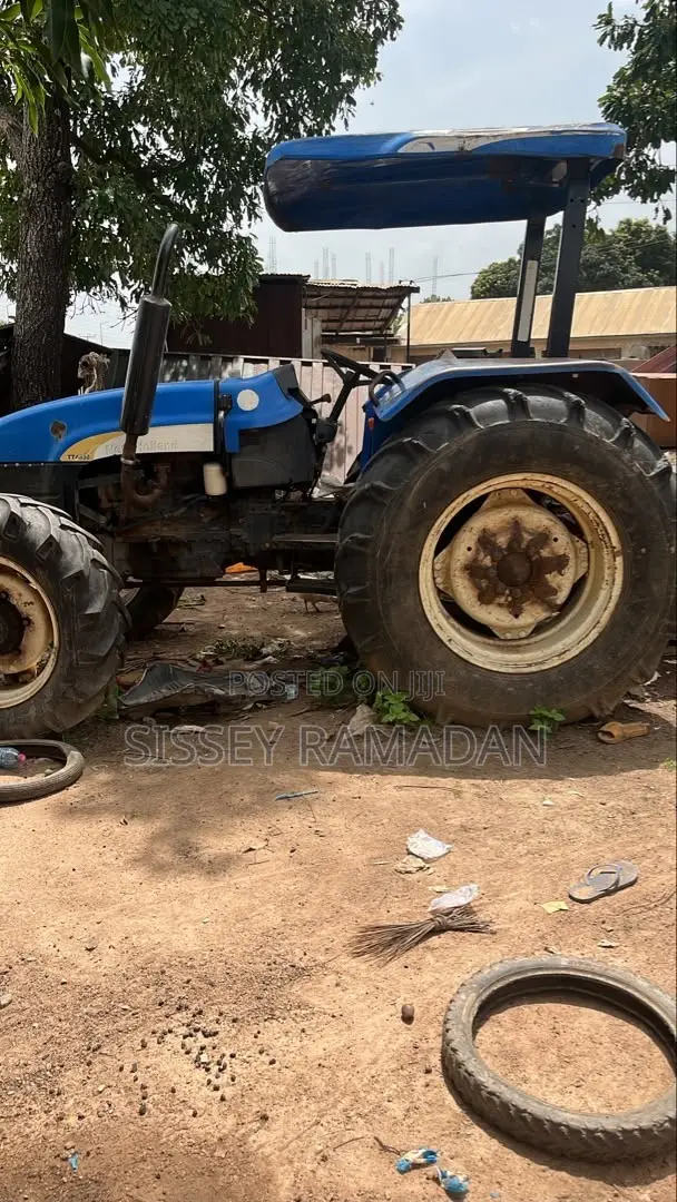 New Holland Tractor - 1