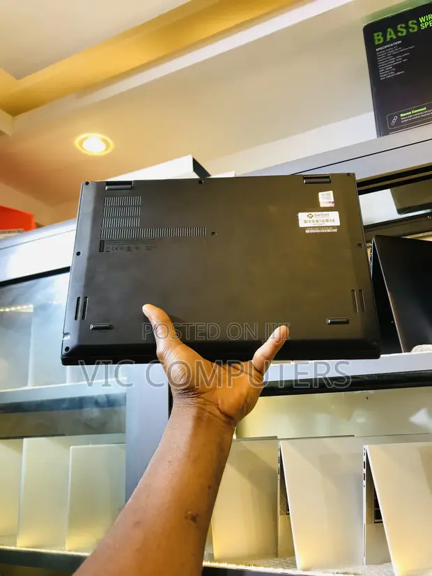 Lenovo ThinkPad X1 Yoga Laptop - Core i7, 16GB RAM, 256GB SSD - 1