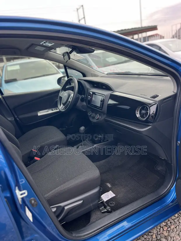 2015 Toyota Vitz 1.3 AWD 3dr Blue - 1