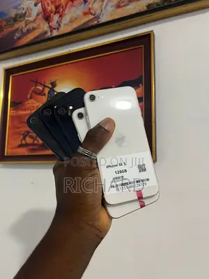 Apple iPhone SE (2022) 128GB Black
