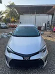 Toyota Corolla 2017 Silver - 2