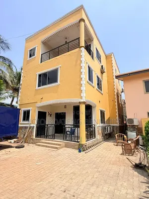 3 Bedroom Duplex for Rent in Ashaley Botwe School Junction