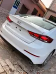 Hyundai Elantra 2018 White - 3
