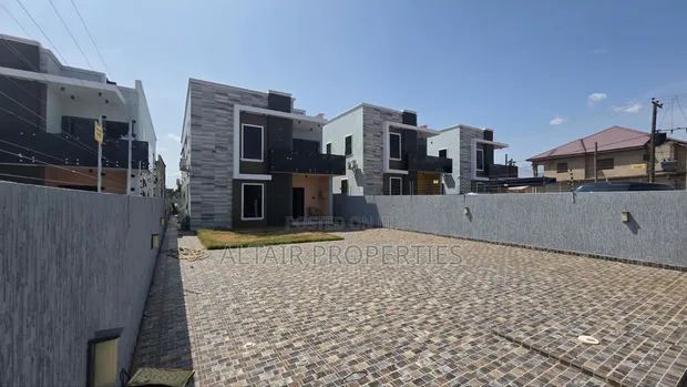 4 Bedroom House with Boys Quarters in Ogbojo, Accra - 1