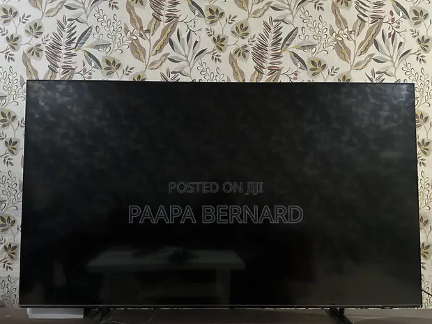 Used 75-inch Samsung AU8000 Smart TV - 1