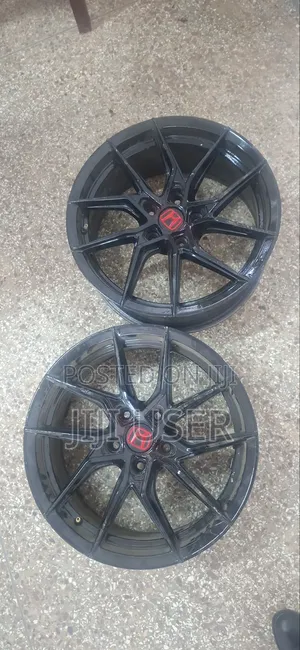 Complete Set of R17 Rims with Honda Crown