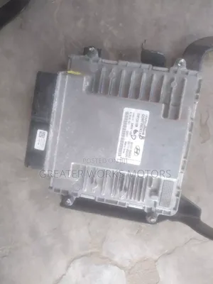 Hyundai Sonata Engine Control Unit (ECU)
