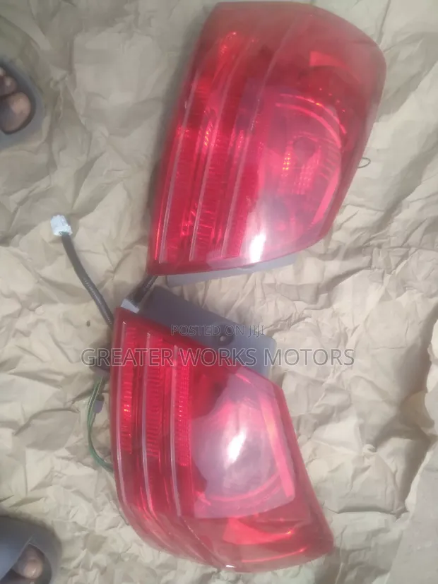Nissan Rogue 2008-2013 Tail Light - 1