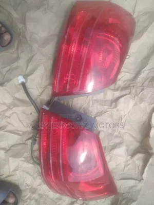 Nissan Rogue 2008-2013 Tail Light