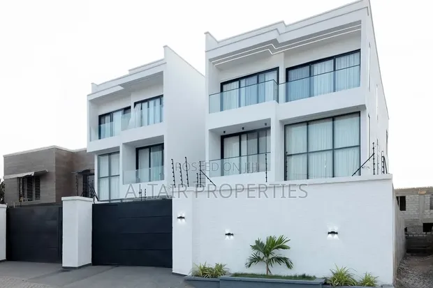 Furnished 4-Bedroom House with Pool in Accra Metropolitan - 1
