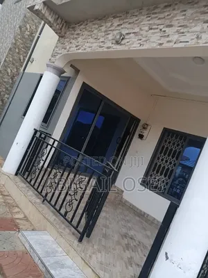 5 Bedroom House for Rent in Tipper Junction, Accra Metropolitan