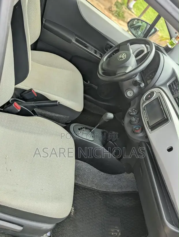 Toyota Vitz 2012 Black - 1