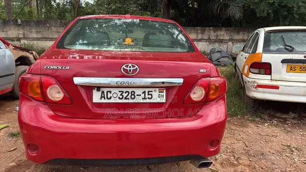 Toyota Corolla 2010 Red - 1