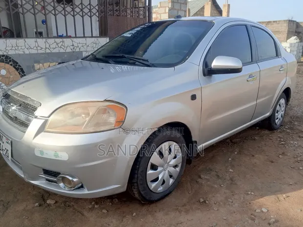 Chevrolet Aveo 2012 Silver - 1