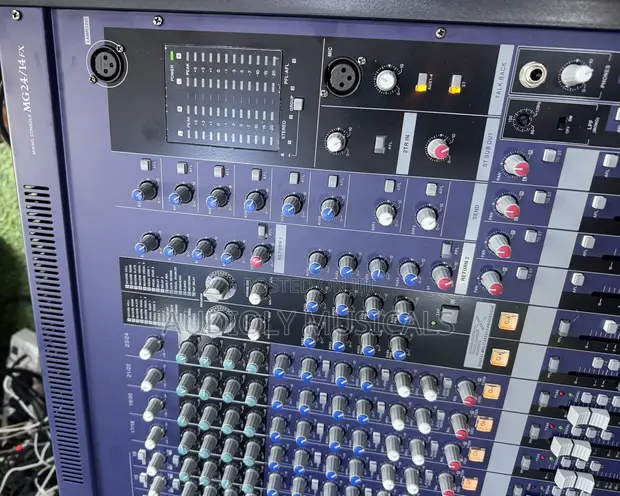 Yamaha MG 24-Channel Analog Mixer Console - 1