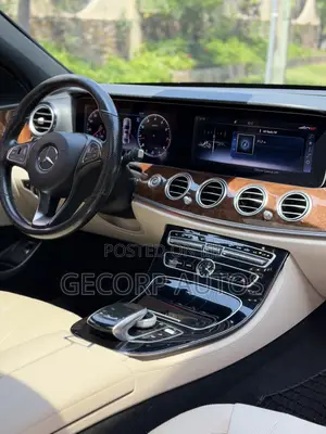 2018 Mercedes-Benz E300 4Matic Blue