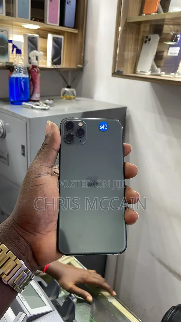 Apple iPhone 11 Pro Max 64GB Black - 1