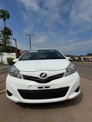 2013 Toyota Vitz 1.3 AWD Hatchback